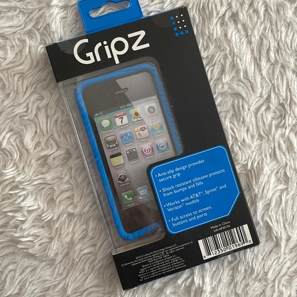 Blue Silicone iPhone 4 / 4S Case - Picture 4 of 6